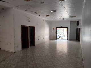 Local comercial en alquiler en Carballo