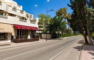 Local comercial en venta en Los Naranjos - Las Brisas en Marbella