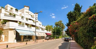 Local comercial en venta en Los Naranjos - Las Brisas en Marbella