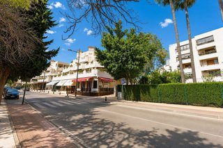 Local comercial en venta en Los Naranjos - Las Brisas en Marbella