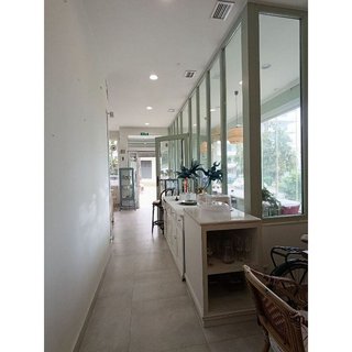 Local comercial en alquiler en Nueva Andalucía centro en Marbella