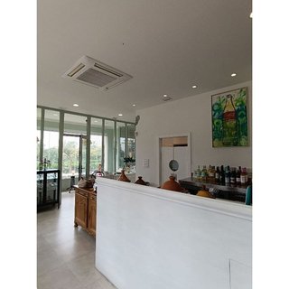 Local comercial en alquiler en Nueva Andalucía centro en Marbella