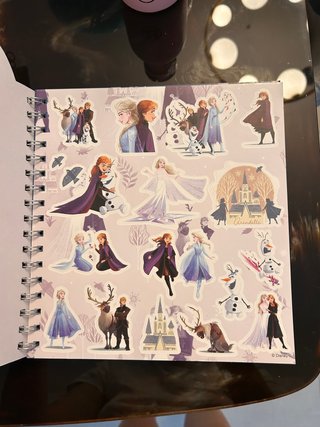 Libro da colorare con stickers e pastelli Frozen