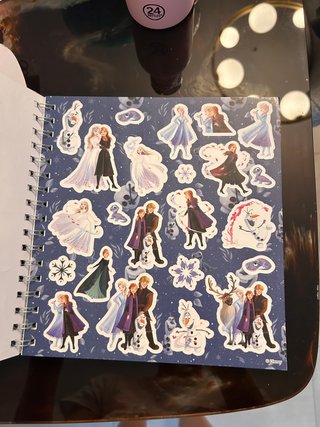 Libro da colorare con stickers e pastelli Frozen