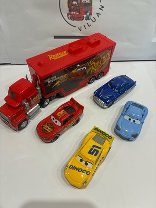 Camión y coches Cars de metal nuevos a estrenar.