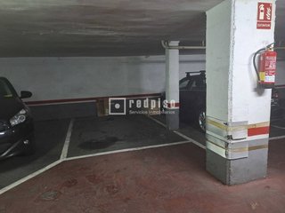 Garaje en alquiler en El Camp de l'Arpa del Clot en Barcelona