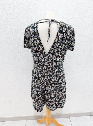 Mono corto H&M flores negro Talla L