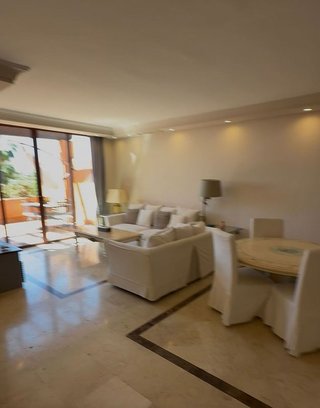 Ático en alquiler en Nueva Andalucía centro en Marbella