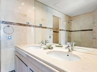 Ático en alquiler en Nueva Andalucía centro en Marbella