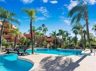 Ático en alquiler en Nueva Andalucía centro en Marbella