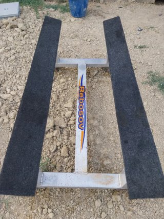 Carro varada para moto de agua Rebosov