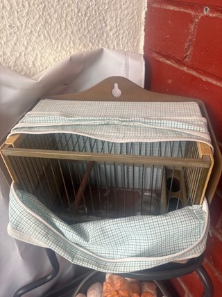 Jaula pequeña para pájaros