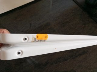 Escuadras sujetabaldas blancas