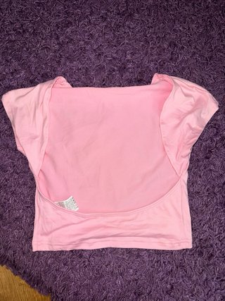 Top rosa espalda descubierta