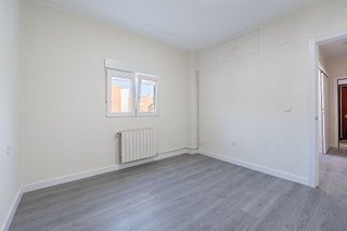 Piso en alquiler en Zofio en Madrid