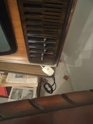 Televisor Werner Antiguo Marrón y Blanco
