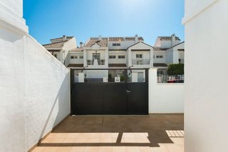 Casa adosada en venta en Los Naranjos - Las Brisas en Marbella