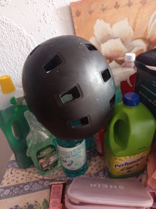 Casco de bicicleta negro