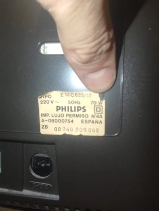Televisión antigua Philips.