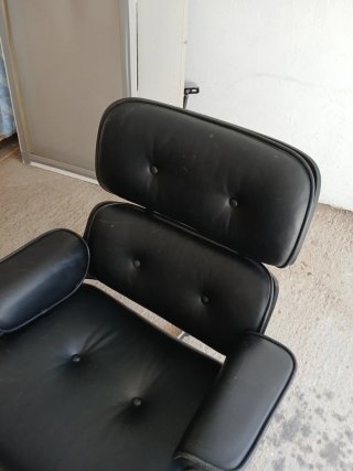 Sillón de piel negro