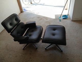 Sillón de piel negro