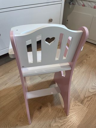 Trona para muñecas rosa y blanca