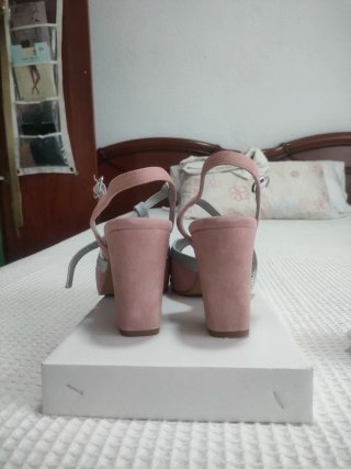Zapatos tacón rosa y plata