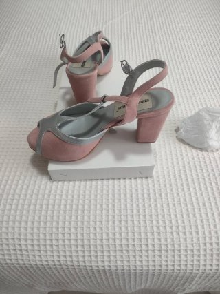 Zapatos tacón rosa y plata