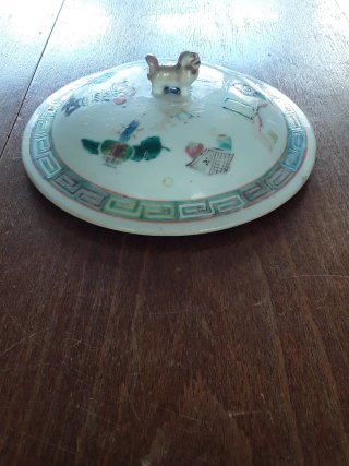 Tapa de porcelana china antigua