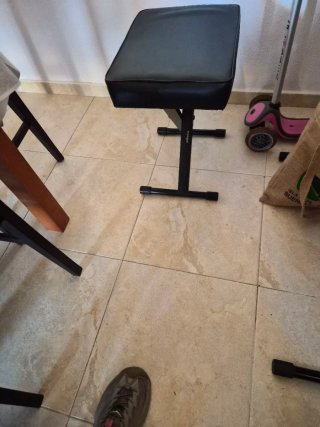 Piano Roland FP-30 con soporte