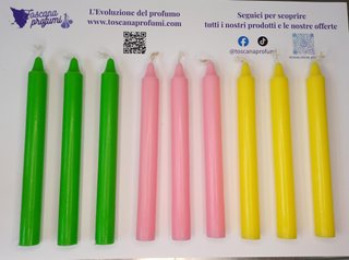 Candele colorate (verdi, rosa, gialle)