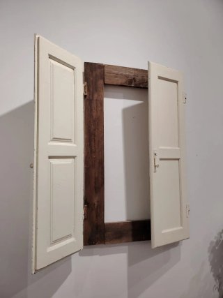 Ventana Vintage Decorativa con Postigos