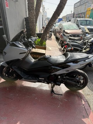 Yamaha TMAX 560