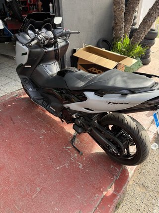 Yamaha TMAX 560