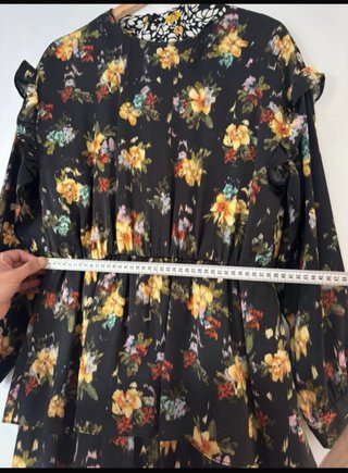 Vestido corto negro floral