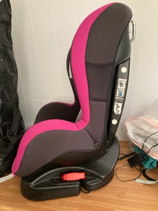 Sillita de coche Babyauto rosa y gris