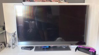 Televisor LG Plata 45”