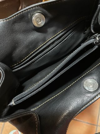 Bolso de cuero negro
