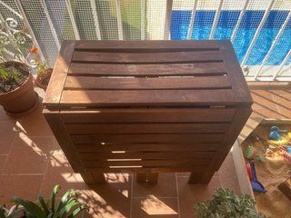 Mesa plegable exterior madera + 2 sillas