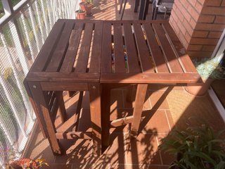 Mesa plegable exterior madera + 2 sillas
