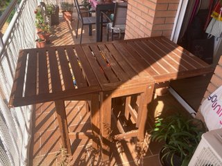 Mesa plegable exterior madera + 2 sillas