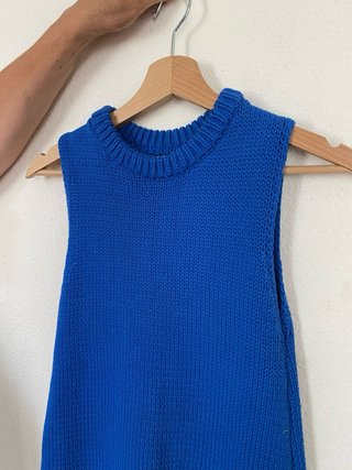 Vestido azul de punto sin mangas