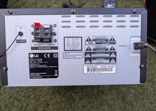 Microcadena LG CM2460 100W Bluetooth USB