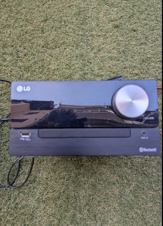 Microcadena LG CM2460 100W Bluetooth USB