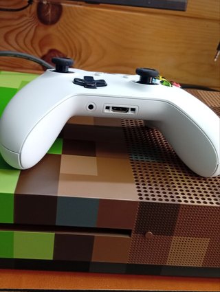 Xbox One S 1TB Minecraft Special Edition