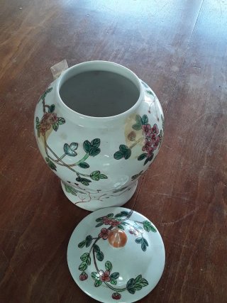 Jarrón chino antiguo con pájaros