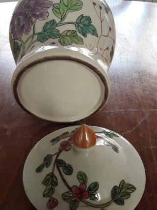 Jarrón chino antiguo con pájaros