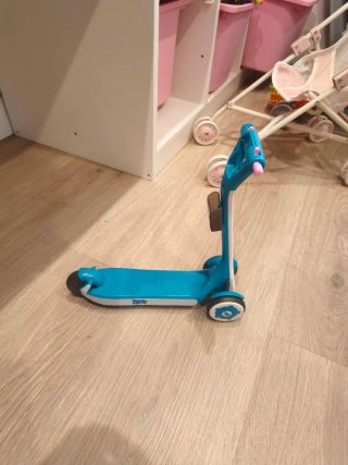 Patinete Nancy azul y blanco