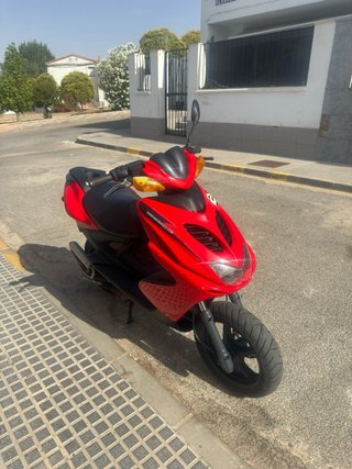 Yamaha Aerox R Roja