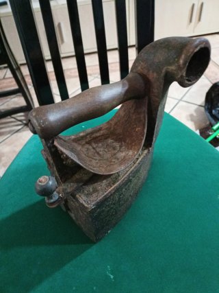 Plancha de carbón antigua autentica